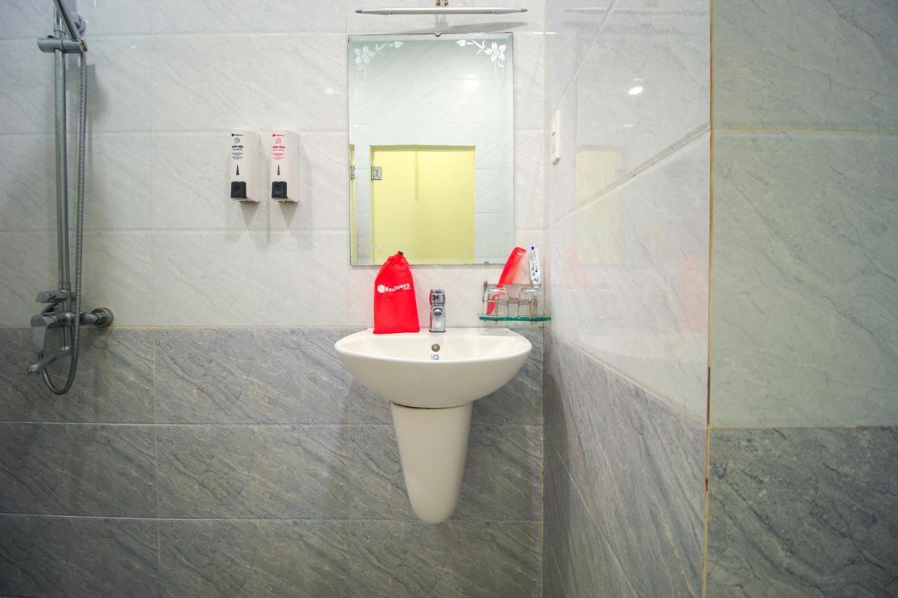 Reddoorz Plus @ Dong Den Street 3*